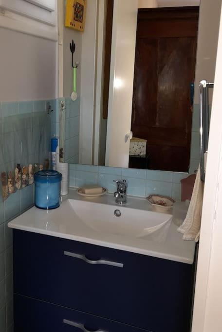 Les Abelias Bed and Breakfast Hauterive  Buitenkant foto