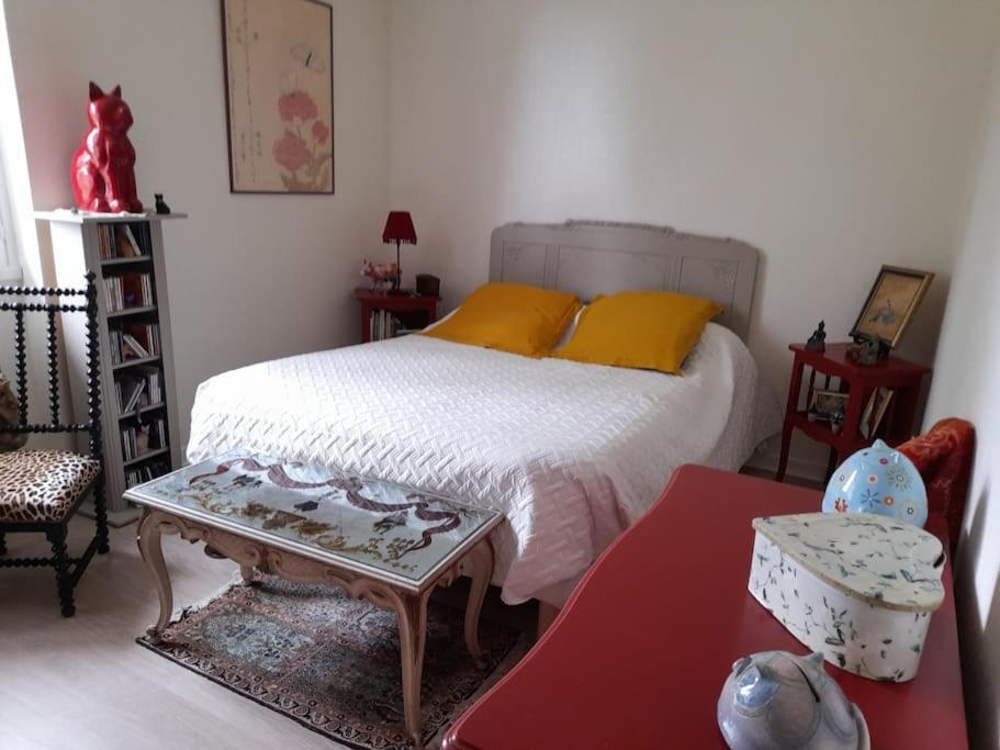 Les Abelias Bed and Breakfast Hauterive  Buitenkant foto